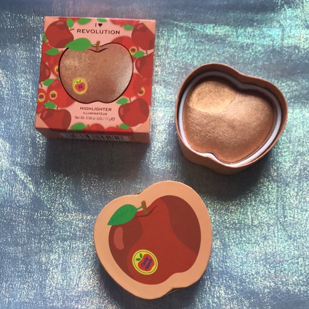 I Heart Revolution Tasty Apple Highlighter - Shimmery Rose Gold